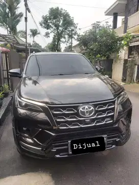 Toyota Fortuner GR 2.8 AT 2022