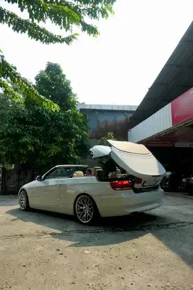 BMW E93 325i 2008