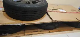 Dijual original velg dan ban innova zenix r17