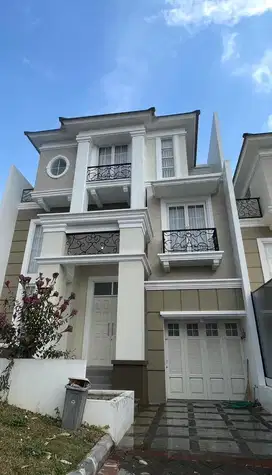 Di jual rumah 3 lantai murah di citra garden malang