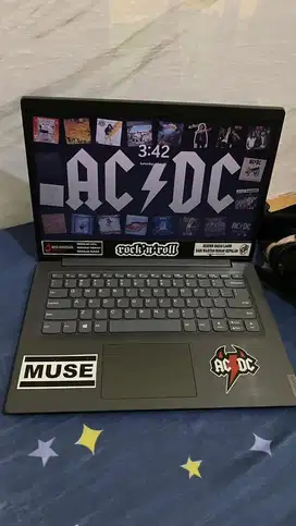 Laptop Lenovo V14 - ADA