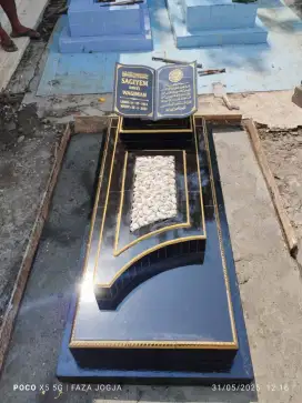KIJING MAKAM KRAMIK