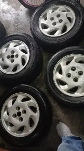 Jual 1 set velg rac ex honda jazz r14 2,3jt