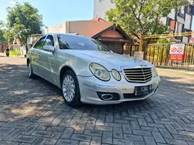 Mercedes-Benz E240 2005 Bensin