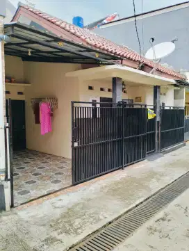 Rumah siap huni, lokasi strategis dan bebas banjir