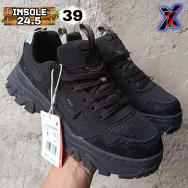 SEPATU WANITA/ANAK FILA HITAM