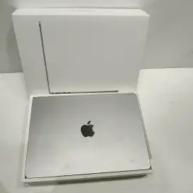 MacBook air M2 13 inch 8/256gb iBox Mulus Like New