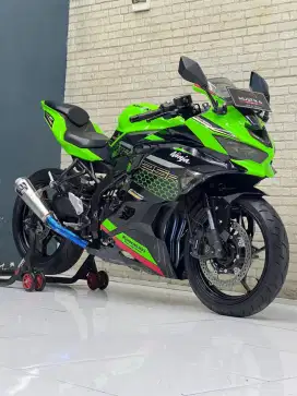 Kawasaki ZX 25 R 2021 ABS