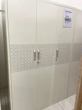 lemari pakaian 3 pintu