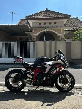 Kawasaki ZX25R ABS Red Chassis 2020