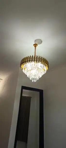 Lampu gantung ruang tamu lampu kristal mewah ala sultan