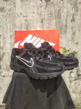 Nike Zoom Vomero 5 black