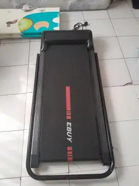 Treadmill alat jalan santai