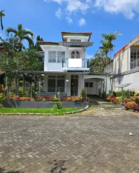 Rumah siap huni 2 lantai 3 kamar hadap selatan di Pacet