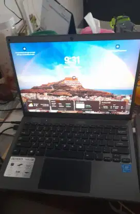 Laptop Axio bekas