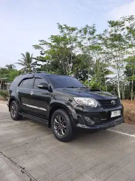 Toyota fortuner 2.5 G TRD VNT MT