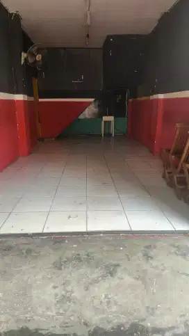 Di sewakan kios depan jalan raya jagakarsa