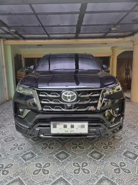 Toyota Fortuner 2024 (KM 4 RB, LIKE NEW!)