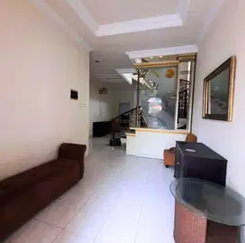 disewakan cepat rumah di tenggilis