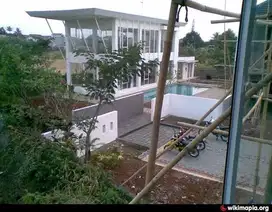 Rumah siap huni di dekat Rempoa ada fasilitas kolam renang