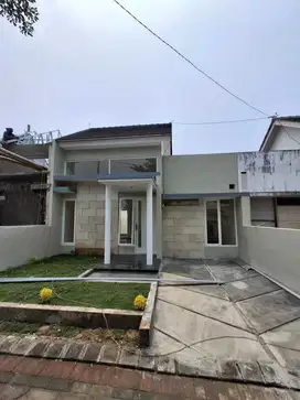 RUMAH MODERN MINIMALIS 6 MENIT DARI KAMPUS BINUS ARAYA