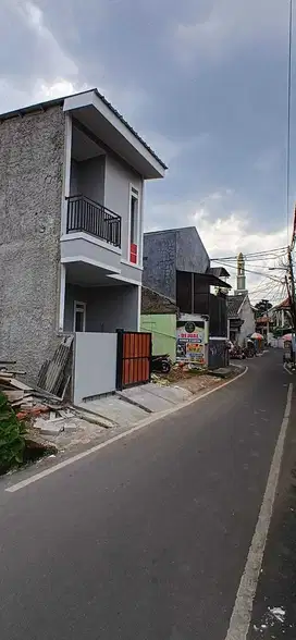 Dinual Rumah 2 Lantai Dijakarta Timur
