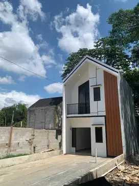 Rumah style Scandinavian 2 lantai Free Design sudah SHM