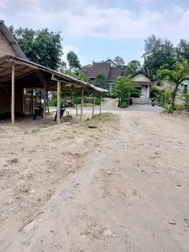 TANAH TEPI JALAN RAYA PONOROGO NGEBEL