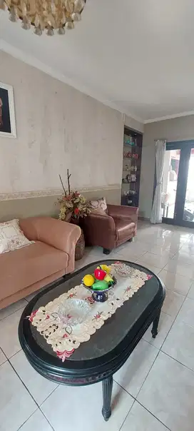 Dijual Rumah di Kota Baru Parahyangan Bandung, 2 Lantai Semifurnished