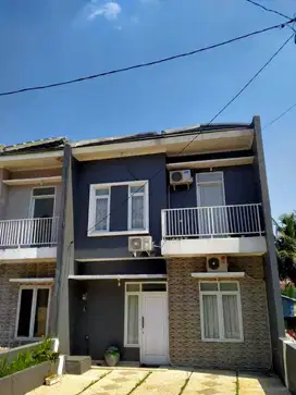 Dijual rumah strategis dipinggir kota selangkah menuju stasiun