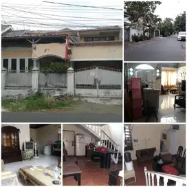 Rumah tua 1,5 lantai masih dihuni di Cipinang timur jakarta timur