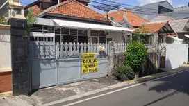 Rumah 1.5 Lantai Di Jl Kramat, Lokasi Strategis Akses Jalan 2 Mobil