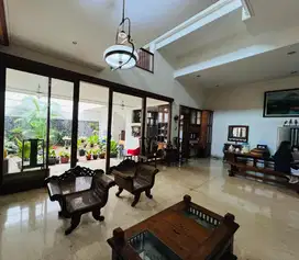Di jual Rumah Arsitektur view sungai Puspita Loka BSD city