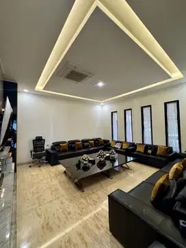 Dijual Rumah Siap Huni Hoek di De Latinos BSD City, Tangerang Selatan