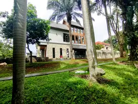 Dijual Rumah Mewah River View Taman Luas Puspita Loka BSD city