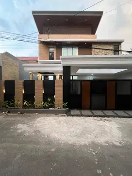 For Sale Luxurious House Brand New Modern Design dalam Komplek