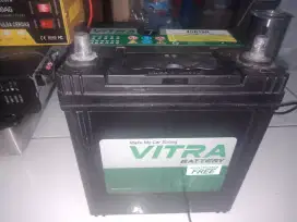 Aki mobil merk VITRA masih normal keada,an stroom full udah dicas ,,