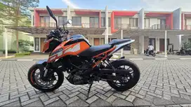 KTM DUKE 250 ABS 2018 LOW KILOMETER JAKARTA