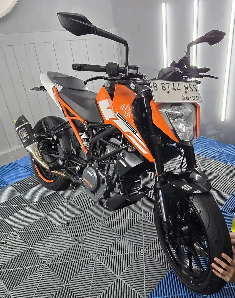 KTM DUKE 250 ABS 2018 LOW KILOMETER JAKARTA