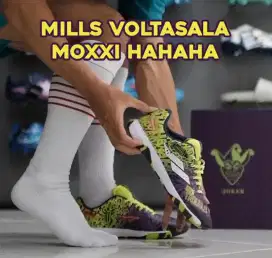 Sepatu futsal Mills original