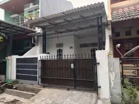 Disewakan rumah 1 lantai  komplek Pelni Bekasi cocok pasutri baru