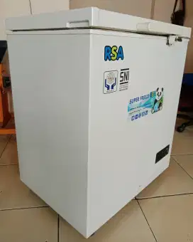 Di jual freezer box 150 liter 11 bulan pakai mulus msh ori