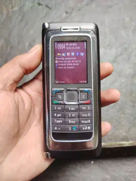 Nokia E90 mocca all operator