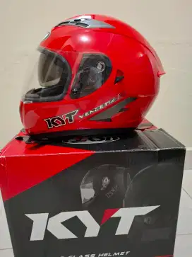 Helm KYT Vendetta 2 Kondisi seperti Baru.
