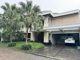 Rumah mewah elegan dengan furnish siap huni di puri sri wedari