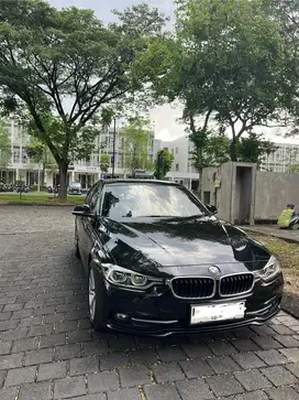Dijual BMW F30 LCI mesin B48 KM antik!!
