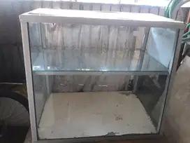 Etalase Kaca Makanan Kecil