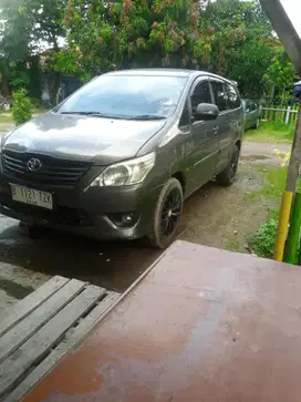 Toyota Kijang Innova 2012 Bensin