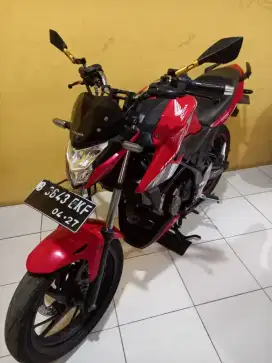 Honda cb150r merah