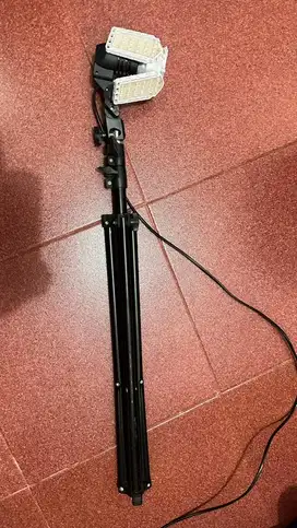 Tripod lighting